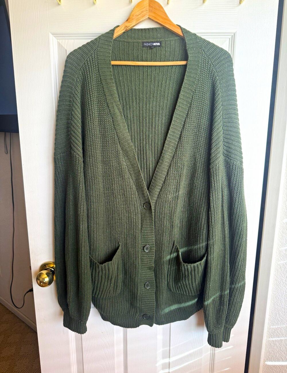Fashion Nova Rib-Knit Button Front V-Neck Cardigan Sweater Pockets Green S